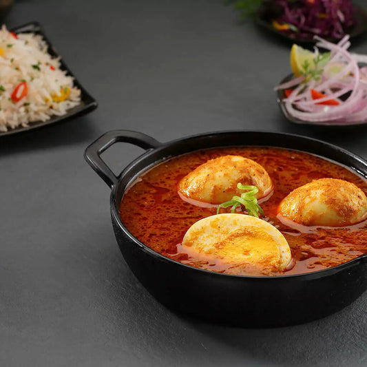 Misal Tarri + Egg Curry (Veg / Non Veg Combo)